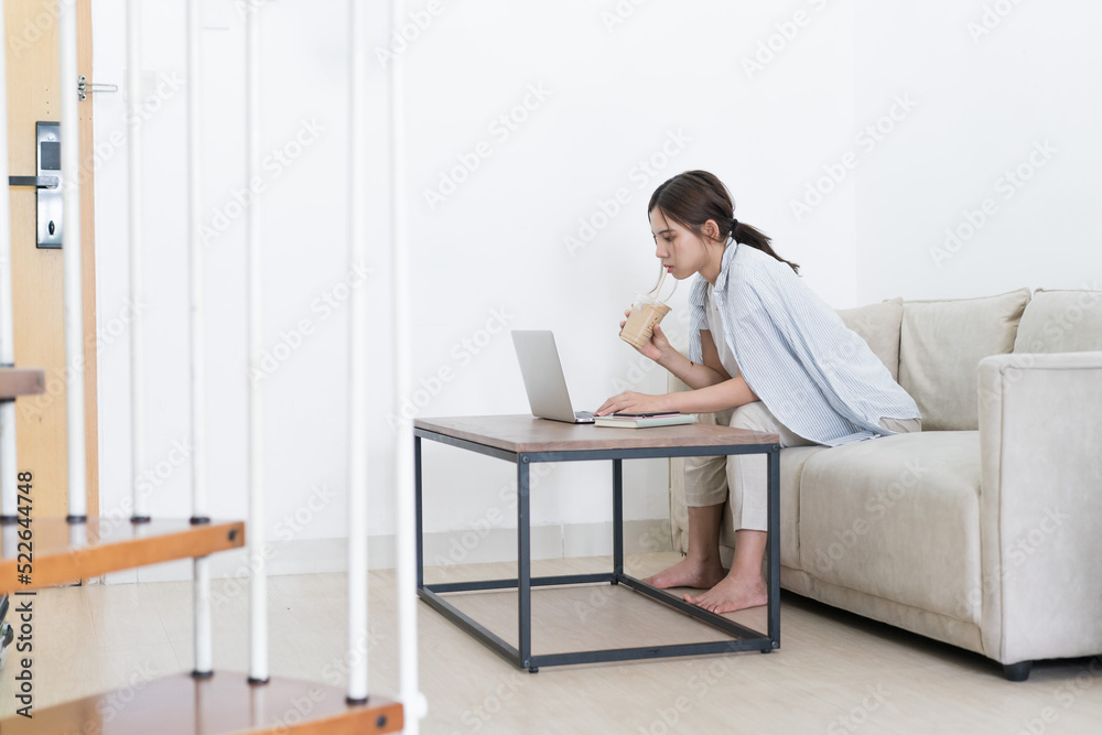 Asian women work at home Asian women work at home