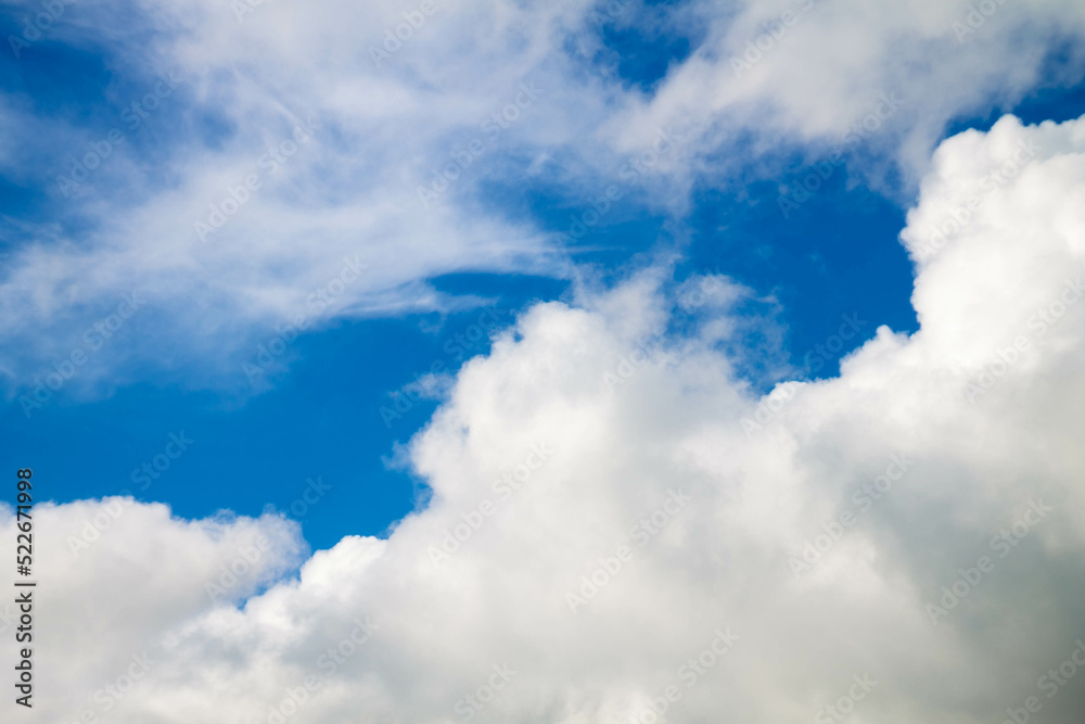 Obraz premium Clouds in the blue sky