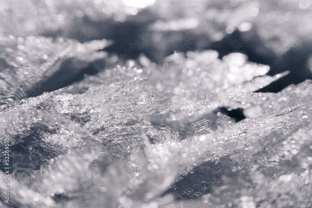 neige brillant au soleil, gros plan neige brillant au soleil, gros plan