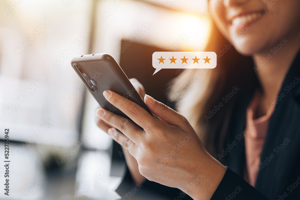 Product or service review ideas from customers, writing reviews from customers who use the products and services of the store to express their satisfaction and increase the credibility of the store. - obrazy, fototapety, plakaty 