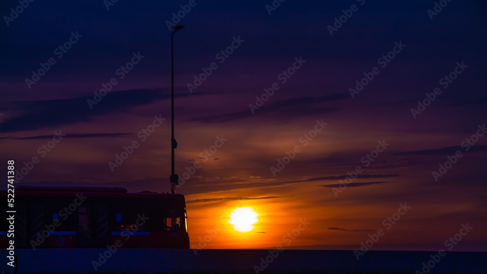 Naklejka premium sunset in the city