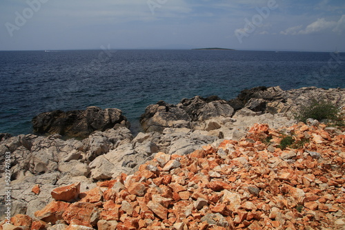 Fototapeta Naklejka Na Ścianę i Meble -  Rocky coast and rocky beaches in Croatia