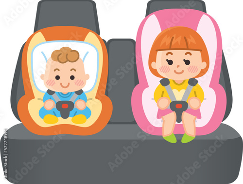 ベビーシートに座った赤ちゃん チャイルドシートに座った子供