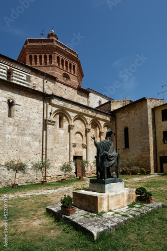 Italien - Toskana - Massa Marittima - Kathedrale San Cerbone - Vorplatz photo