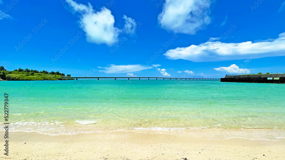 沖縄のきれいな海 みやこサンセットビーチ 宮古島 絶景
