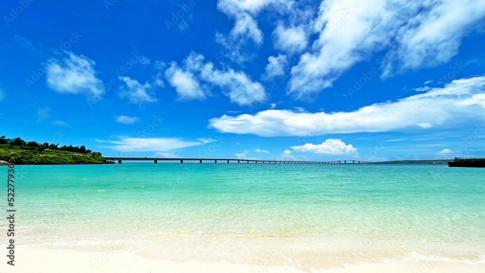 沖縄のきれいな海 みやこサンセットビーチ 宮古島 絶景