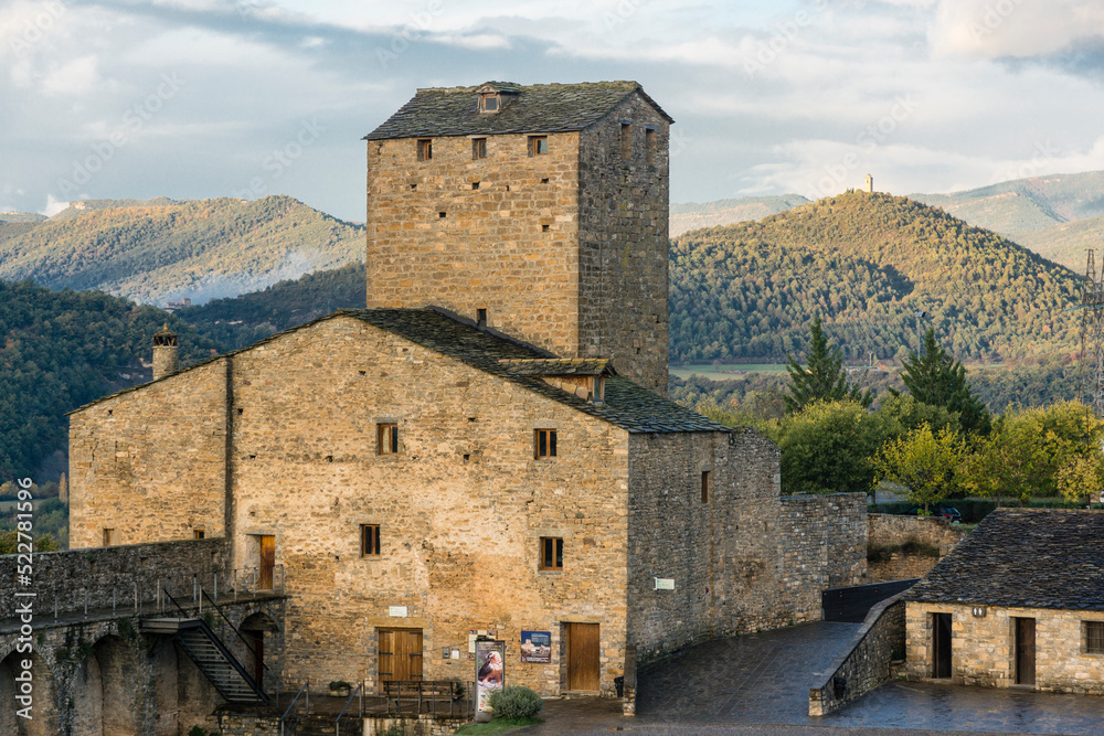 villa de Aínsa, municipio de Aínsa-Sobrarbe, Provincia de Huesca, Comunidad Autónoma de Aragón, cordillera de los Pirineos, Spain, europe
