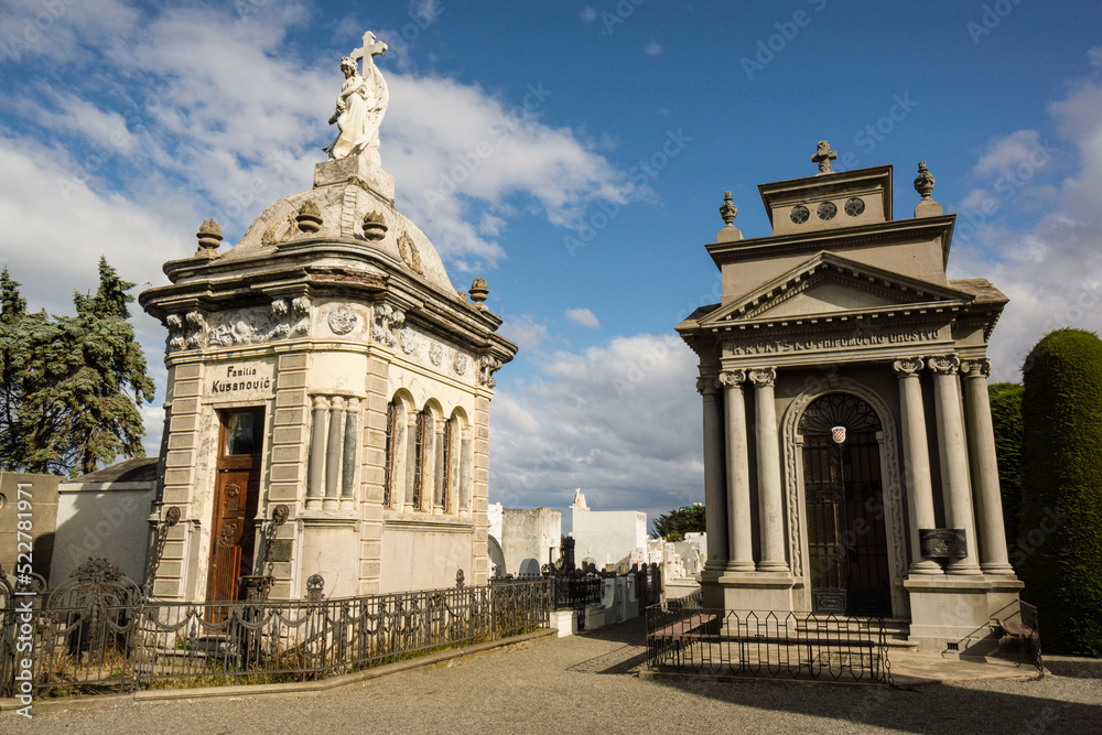 mausoleo  croata, cementerio municipal Sara Braun, 1894, Punta Arenas -Sandy Point-, Patagonia, República de Chile,América del Sur