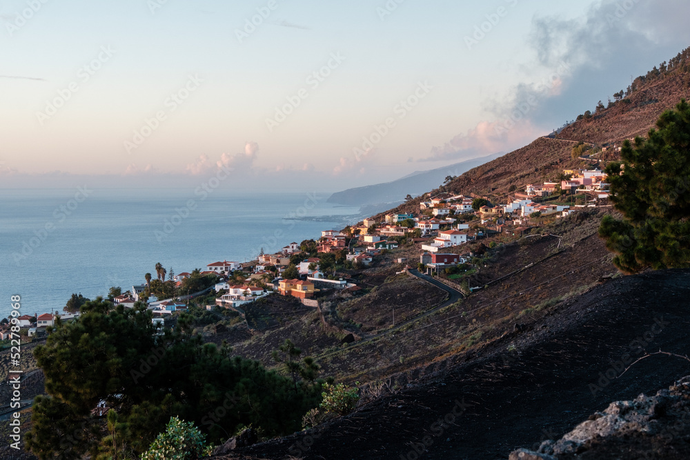 Fototapeta premium coastal village on la palma