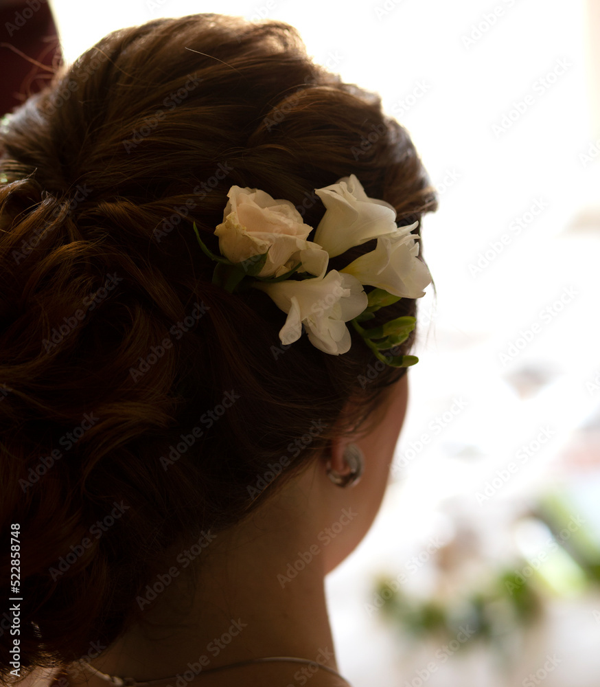 Naklejka premium perfect bride's hairstyle from back