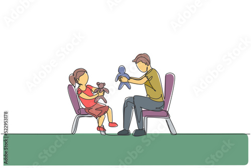 One continuous line drawing young father and his daughter siting on chair and playing princess doll together at home. Happy family concept. Dynamic single line draw design graphic vector illustration