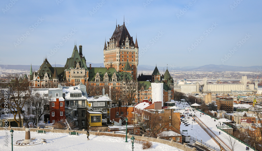 Naklejka premium Winter view of Château Frontenac in Quebec City