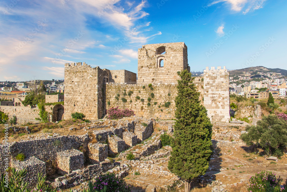 Obraz premium Beautiful view of the Crusader Fort in Byblos (also known as Jubayl or Jebeil), Lebanon