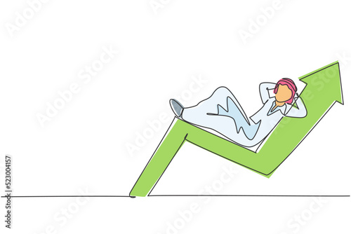 Single one line drawing of young attractive Arabic male investor sleeping relax at up arrow symbol. Business investment minimal concept. Modern continuous line draw design graphic vector illustration