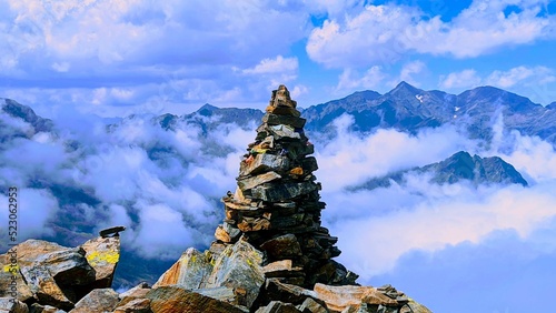 Pila de piedras en el la cima del pico de Cataperdís photo