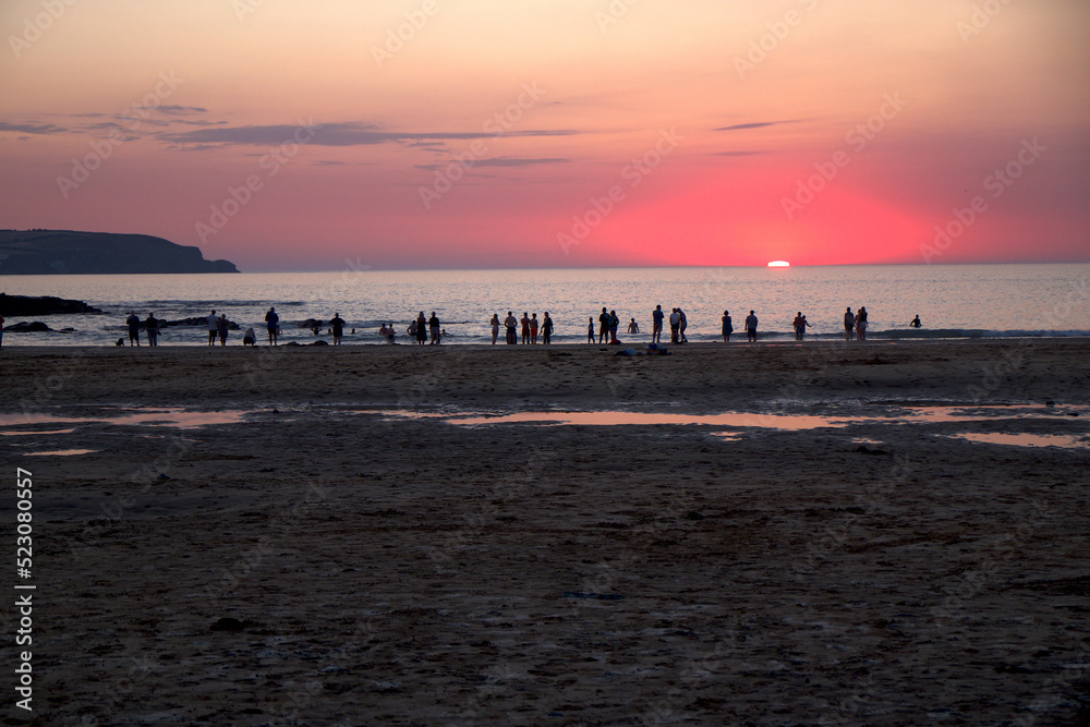 Obraz premium Trevone Bay Cornwall England 08 12 2022 heat wave UK government drought declaration