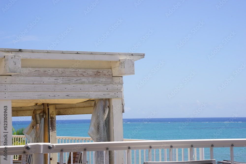 Fototapeta premium Umikaji Terrace in Naha, Okinawa, Japan - 日本 沖縄 那覇 瀬長島 ウミカジテラス