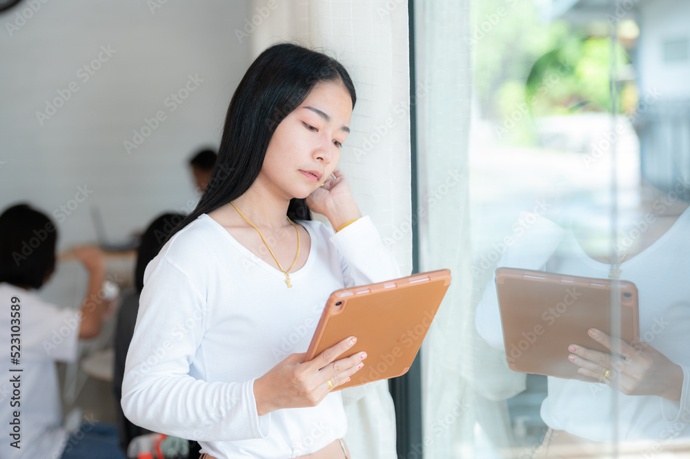 businesswoman talking on phone