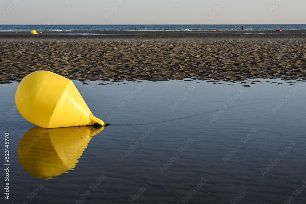 Belgique Flandre mer du nord Littoral côte belge plage ocean vacances Vlanderen Belgie Belgium bouée sécurité baignade Belgique Flandre mer du nord Littoral côte belge plage ocean vacances Vlanderen Belgie Belgium bouée sécurité baignade