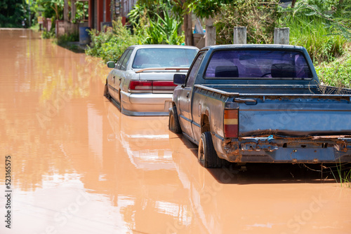 Canvas Print Drown car there was a lot of flooding