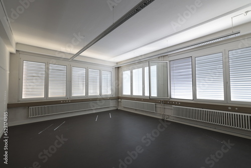 büro in alter fabrik schweiz 1960