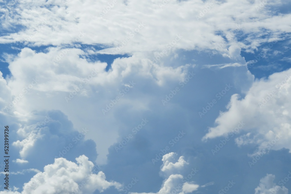 Fototapeta premium Heart shape cloud in the sky, natural clouds background