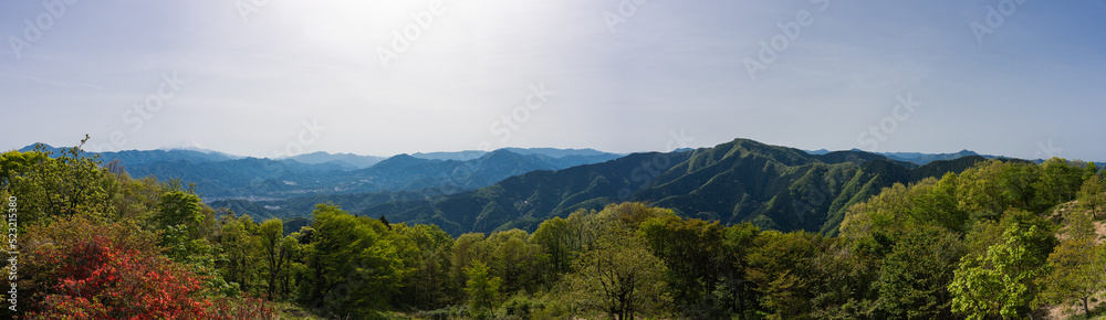 陣馬山の頂上から見たパノラマ風景