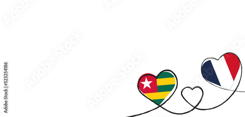 Drei Herzen mit der Fahne von Frankreich und Togo