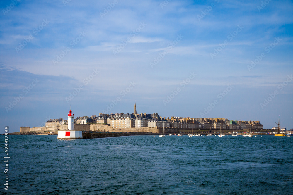 Saint-Malo city view from the sea, Brittany, France - obrazy, fototapety, plakaty 