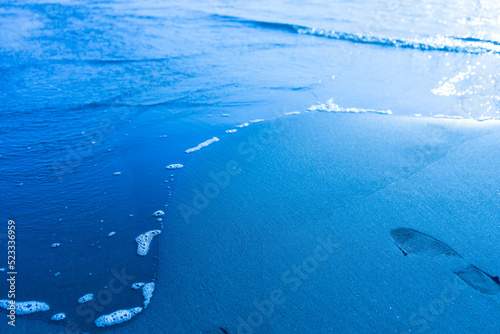 footprints on the beach -浜辺の足跡- © むろちゃん。