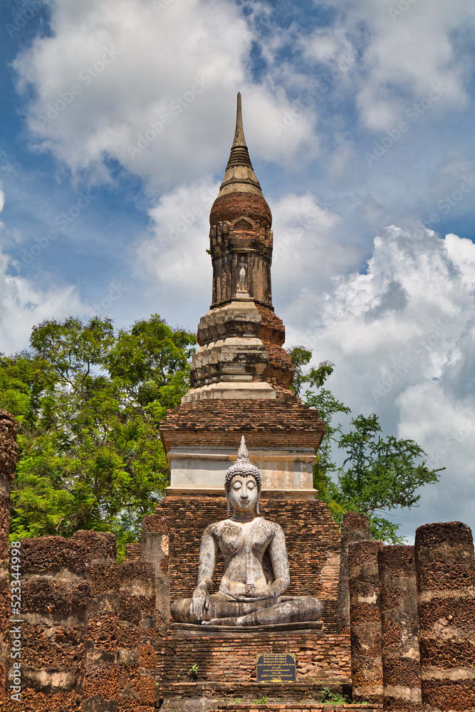 Fototapeta premium Wat Traphang Ngoen Shukothai
