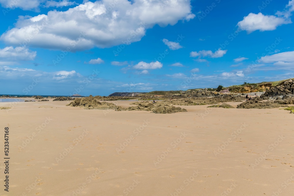 Pléhérel plage, anse du croc au cap Fréhel dans les côtes d'Armor en Bretagne	
