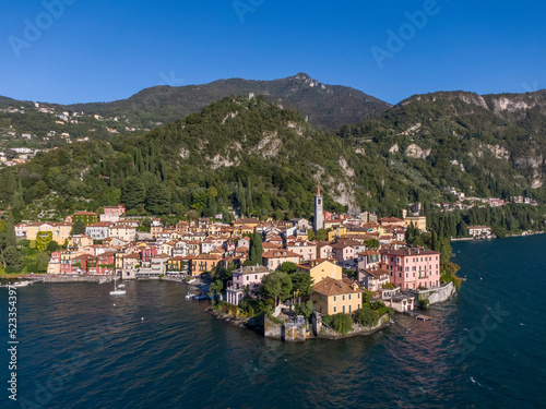 Obraz na płótnie Aerial view of Varenna on the Lake Como w salonie