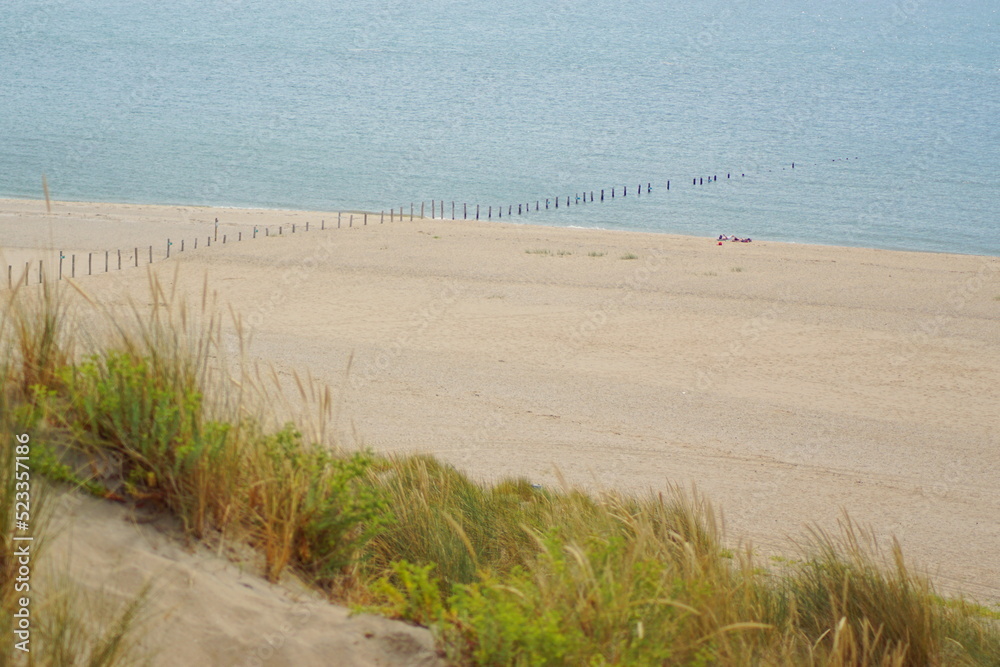 Hübscher Strand mit Dünen an der Nordsee Hübscher Strand mit Dünen an der Nordsee