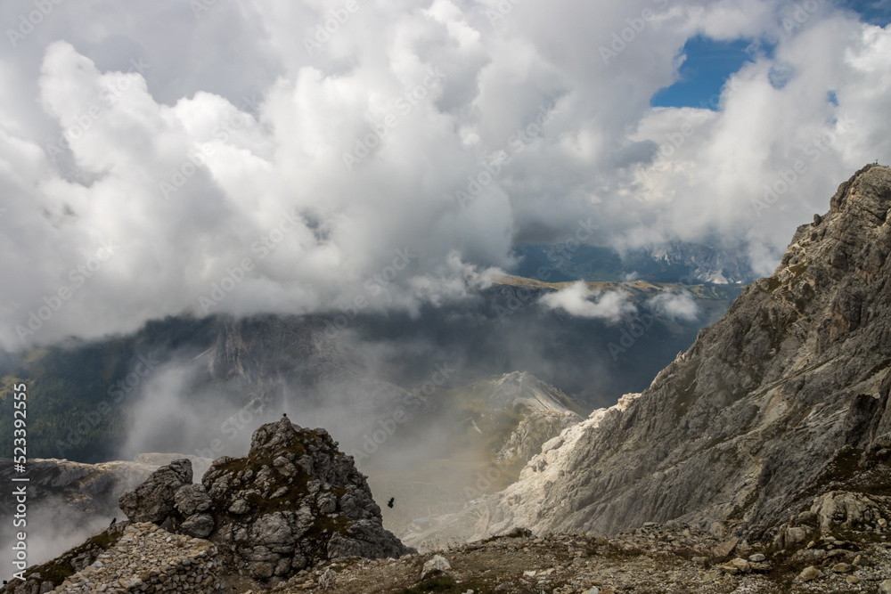 Fototapeta premium Mountain trail Cinque Torri in Dolomites