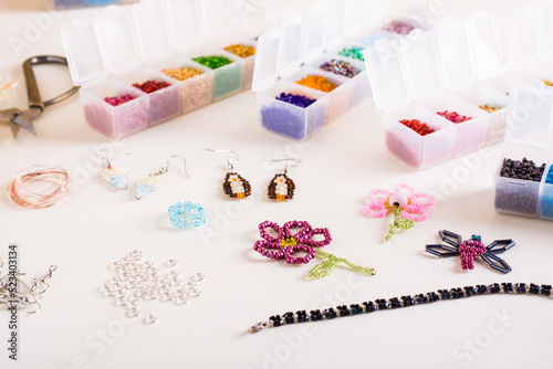 Accessories for beading - beads, wire and fittings. Needlework and handmade.