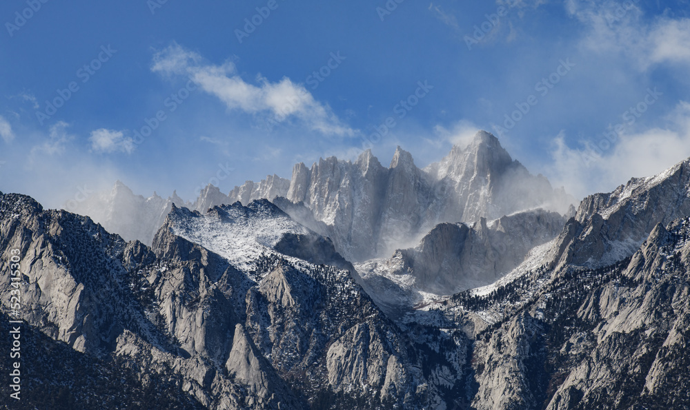 Obraz premium Misty Mount Whitney in California