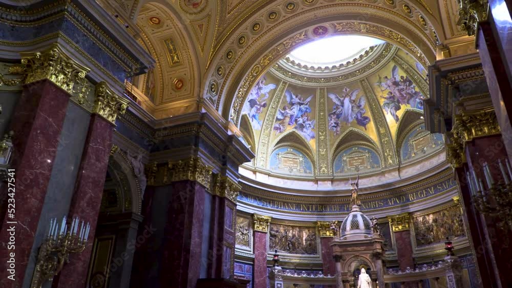 Particolari architettonici della chiesa di Santo Stefano a Budapest