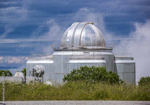 Obraz na płótnie Optical telescope in a special astrophysical observatory. Astronomical instruments for scientific work w salonie
