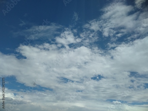Fototapeta Naklejka Na Ścianę i Meble -  clear sky view with white clouds