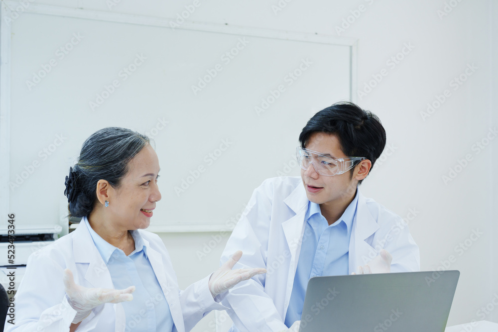 scientists analyze chemical samples Discuss technological innovations scientists analyze chemical samples Discuss technological innovations