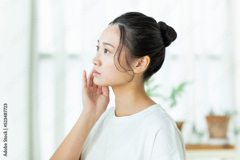 若い女性のスキンケア 若い女性のスキンケア