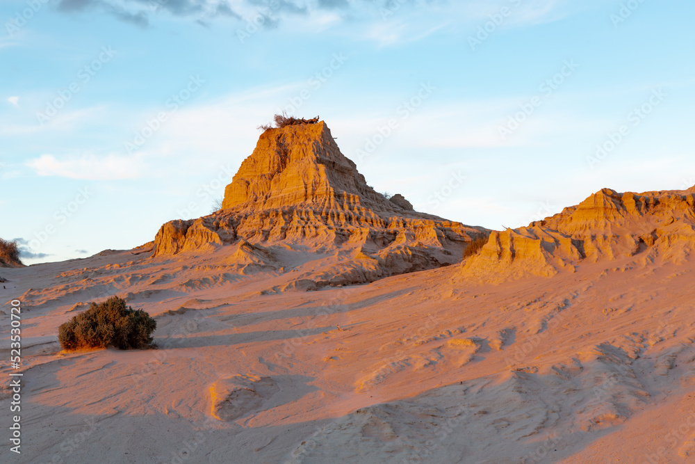 Sandy monuments in the Australian desert Sandy monuments in the Australian desert