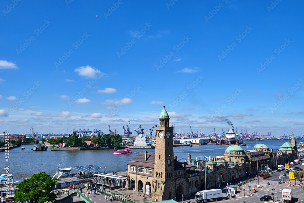 Hamburg- Landungsbrücken