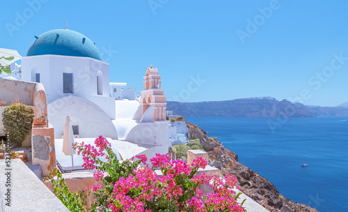 Fototapeta Naklejka Na Ścianę i Meble -  Vue de la Caldera de Santorin depuis le village de Oia, Grèce.