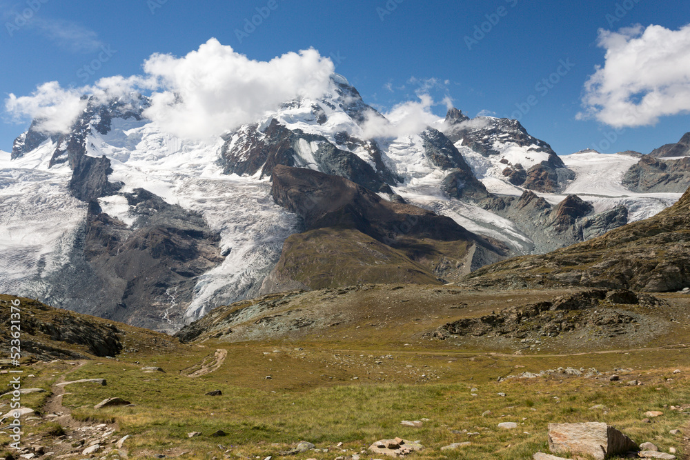 Panorama sur les glaciers et le Glacier Paradise