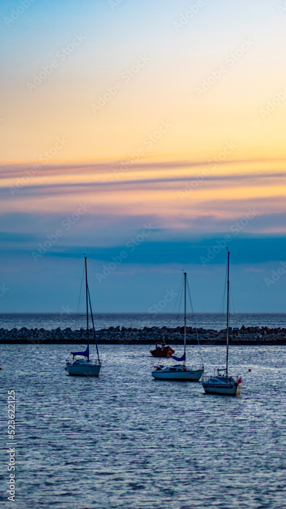 Fototapeta premium sailboat at sunset