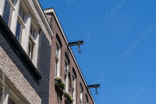 Canvas Print Amsterdam house with a hook on a beam to lift furniture during a move