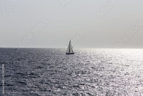 segelschiff auf dem ozean