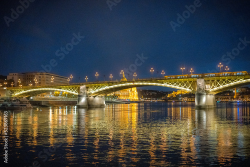 Margit Bridge, Danube river at night Hungarian Parliament Building, Országházin Budapest, Hungary